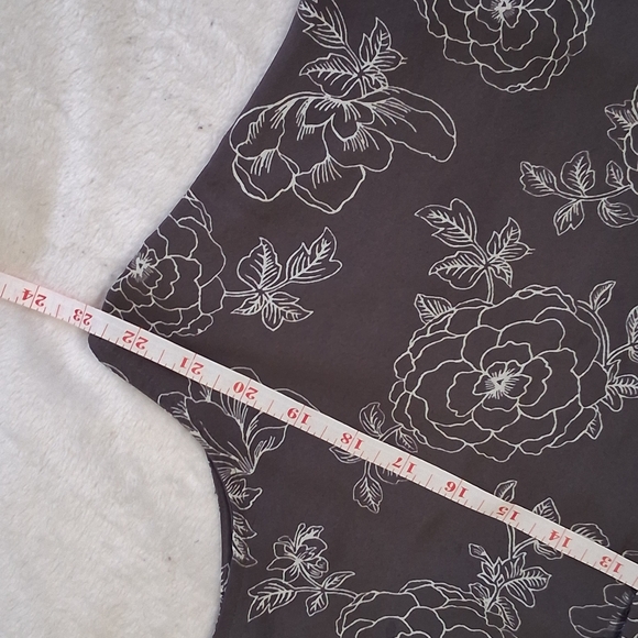 LOFT Floral Sleeveless Blouse - Charcoal - Picture 10 of 11